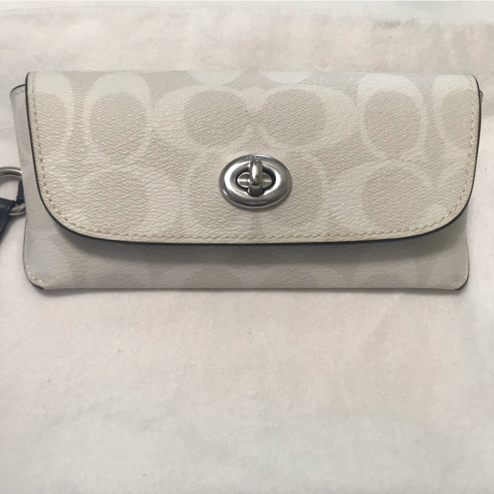 Authentic Coach White Women's Eye Glasses Case 🤍 - Picture 4 of 6